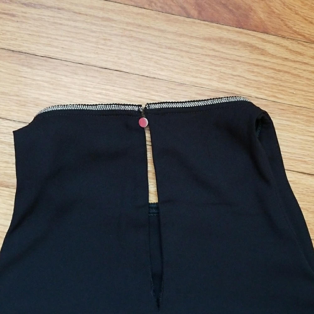 5/$25 H&M LBD Beaded Neckline Size 4 - Picture 7 of 7